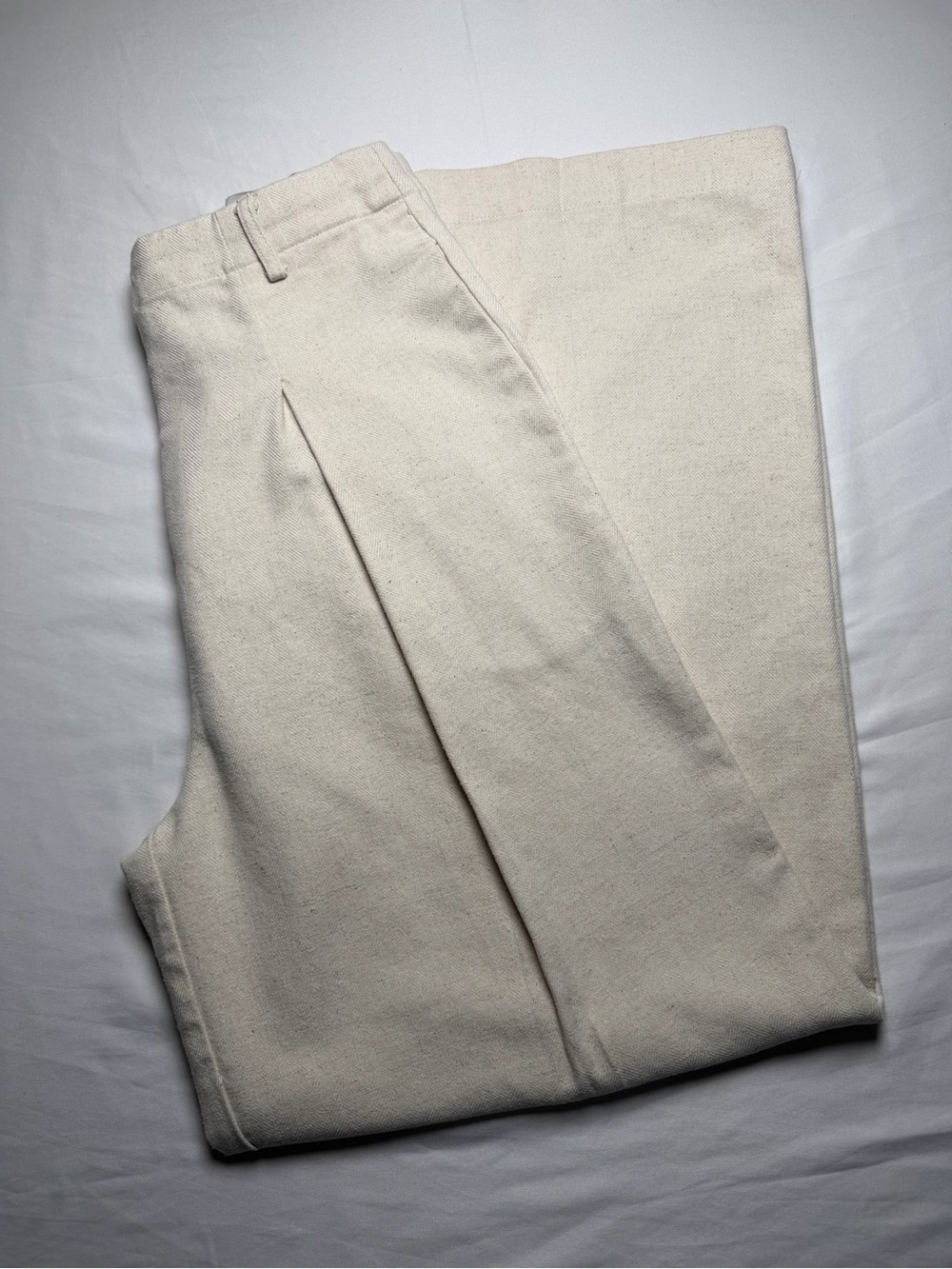 Commense Cream Pleated Chinos